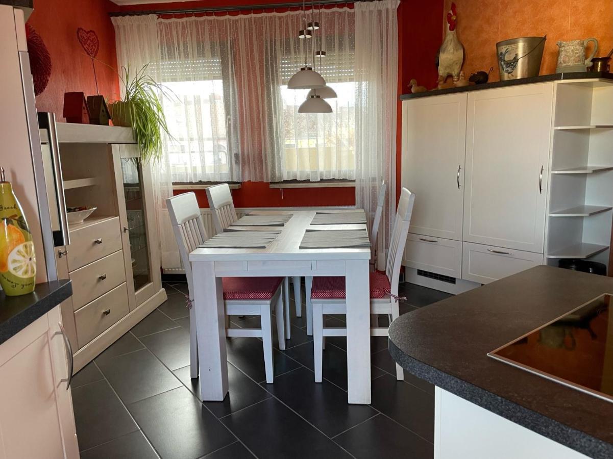 Apartment Zentrale Grosszuegige Dachterassen Whg Am Stadtpark In 15 Min Mit U-bahn Zur Messe *