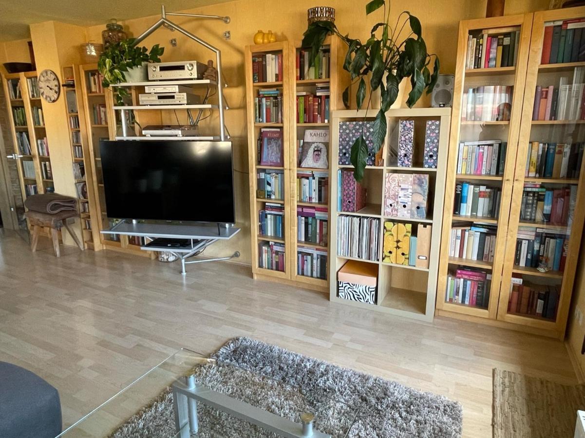 Apartment Zentrale Grosszuegige Dachterassen Whg Am Stadtpark In 15 Min Mit U-bahn Zur Messe *